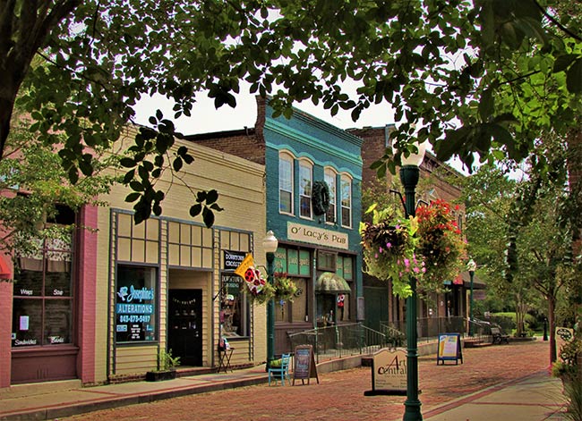 Alleyway in historic downtown Summerville, SC